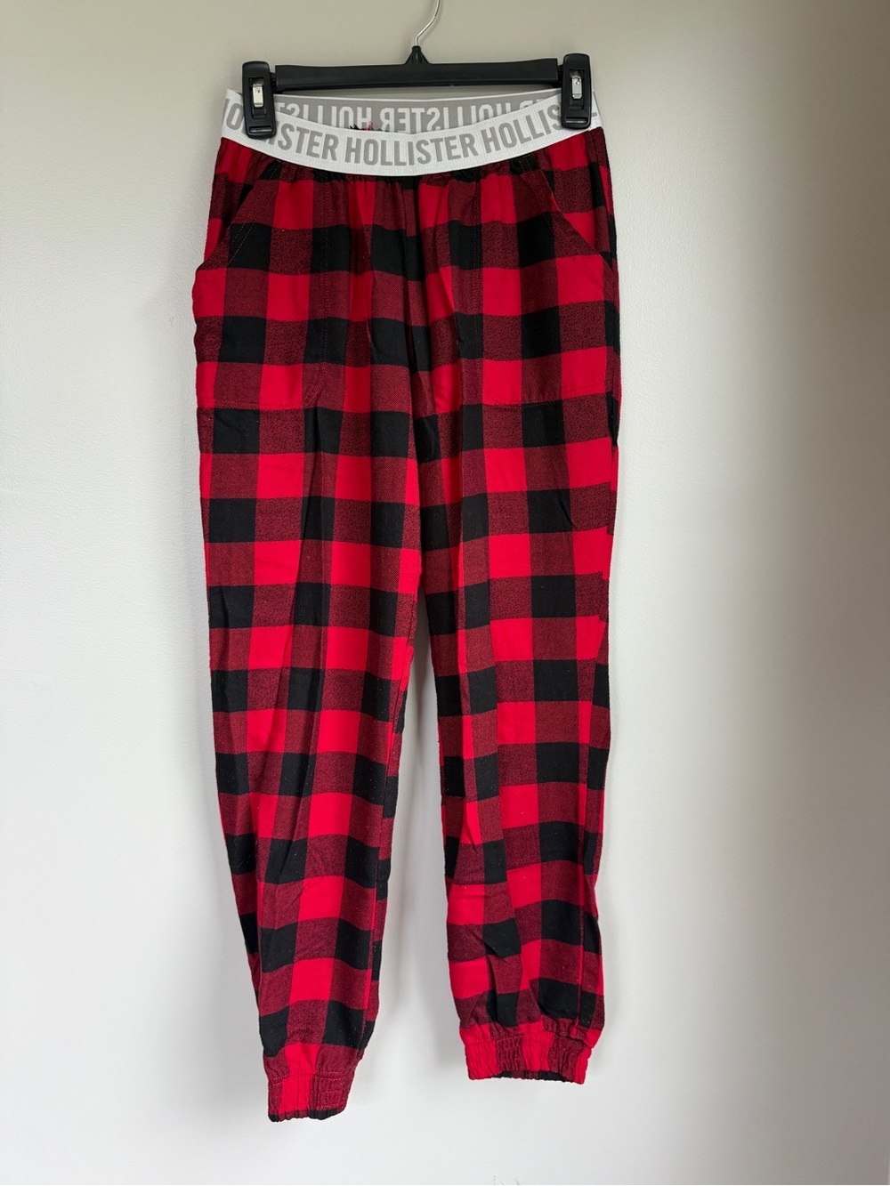 Hollister Red & Black Plaid Jogger Pants | Size: XS
